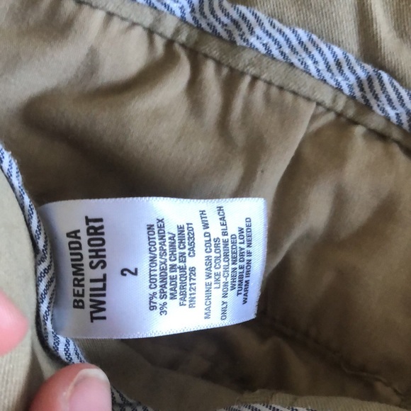 Khaki shorts - Picture 3 of 3